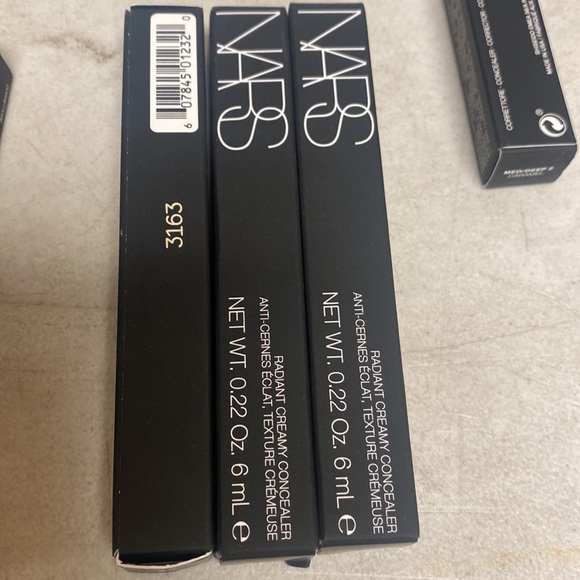 NARS Radiant Creamy Concealer, Vanilla, 0.22 Ounce - Picture 2 of 2